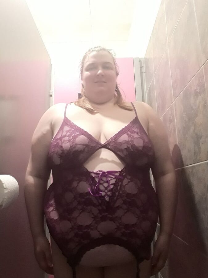 Sexy as fuck FAT Slut