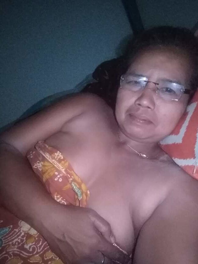 Janda tetek besar puki besar