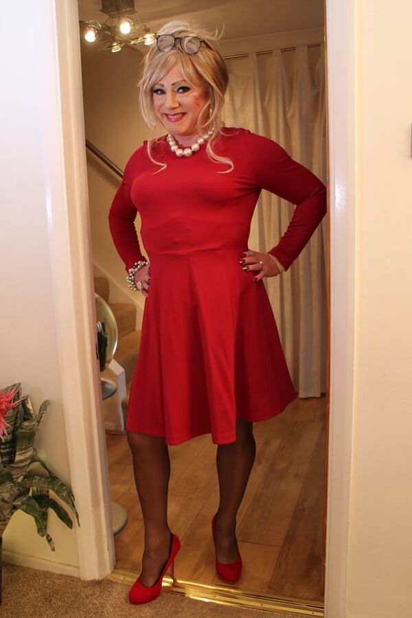Gallery - Sindy in re d dress