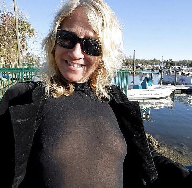 Braless Insta Milfs