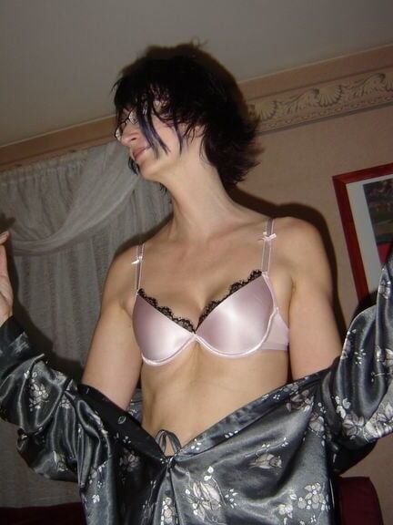 Slim And Dorky Hairy Cunt GILF Knows How To Please Cock.