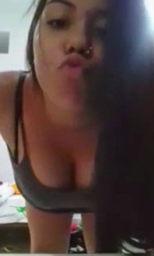 SDRUWS - BRAZILIAN CHUBBY AMATEUR SLUT ANA PAULA LIVE ON IN