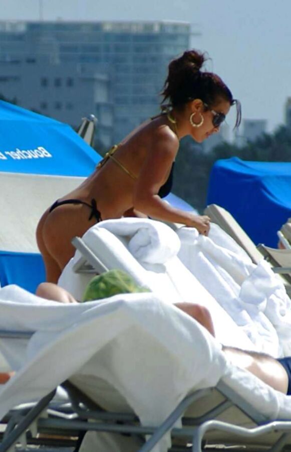 Sexy musculae girl great ass and boobs