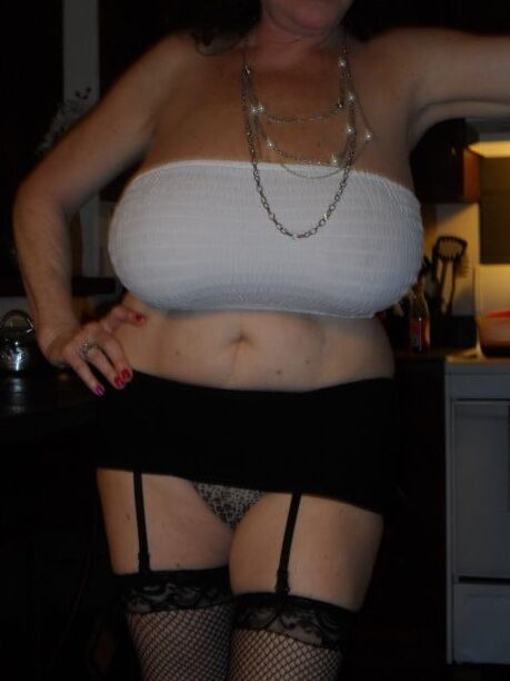 Amateur Wives -