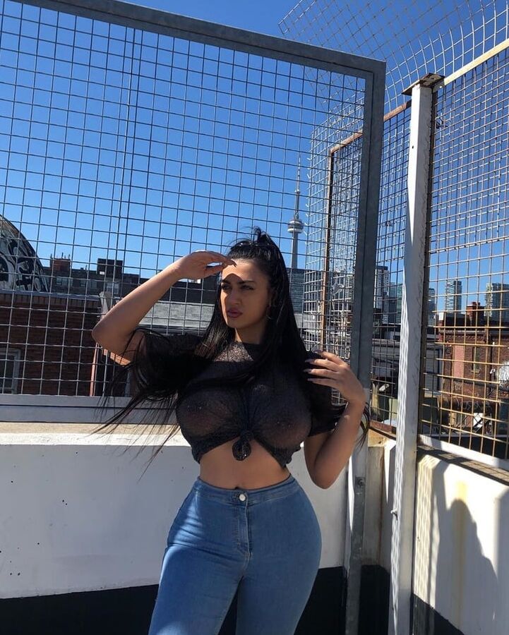 Sexy Busty Arab Loves Fucking