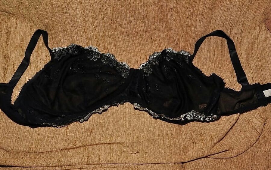BRA OF WHORE MATURE FEMALE Y WHORE