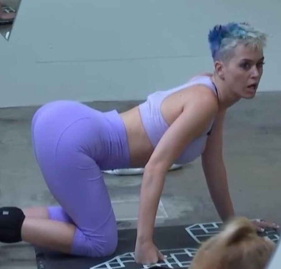 Celebrity asses in leggings &amp; yoga pants , celeb butts