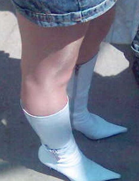 Anoter one good friends pantyhose and heels