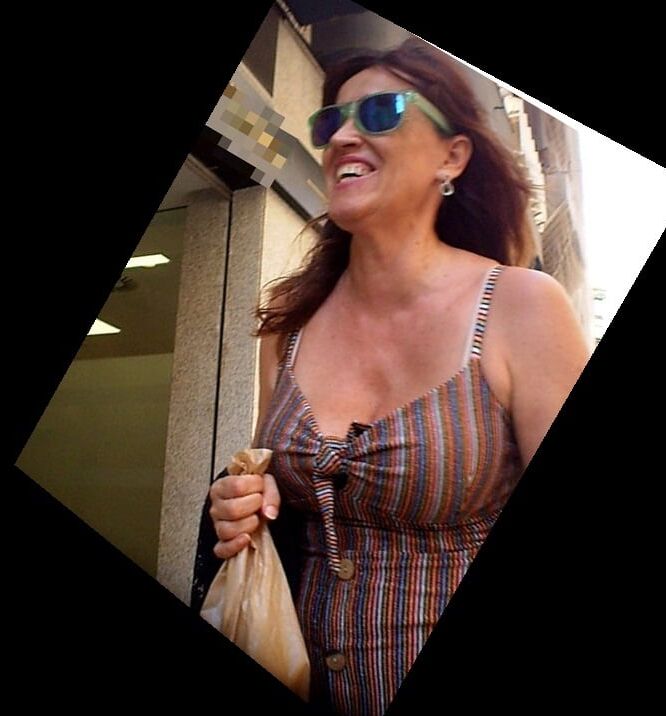 BUSTY MILF