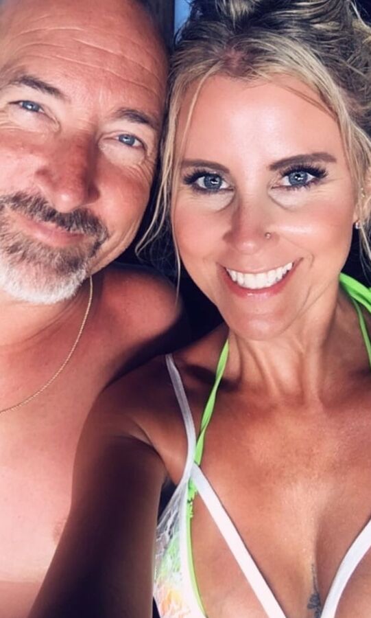 Women Need Exposure - MILF on Display