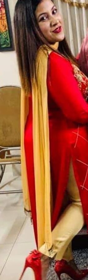 HOT AUNTY .