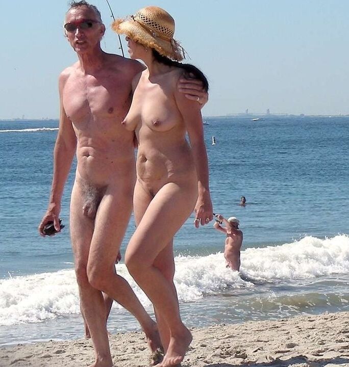 COUPLES NAKED