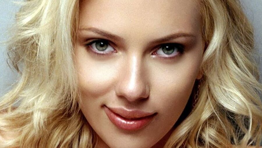 SCARLETT JOHANSSON... CELEBEAUTY