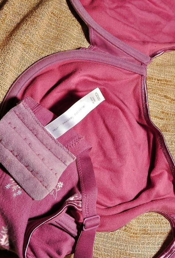 BRA OF WHORE MATURE FEMALE Y WHORE
