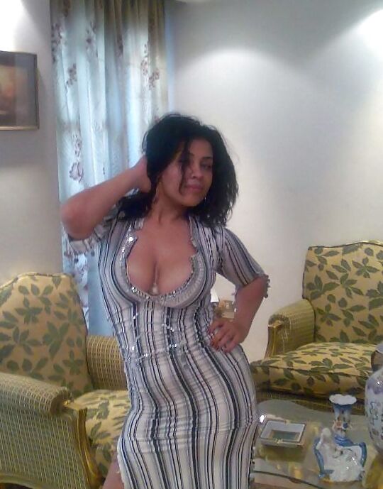 谷間巨乳