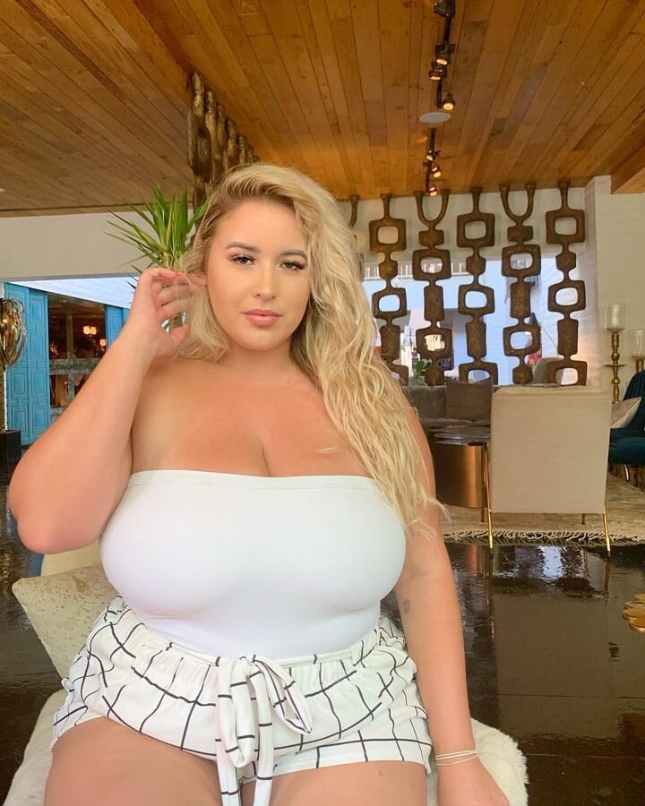Sexy as fuck BBW Slut