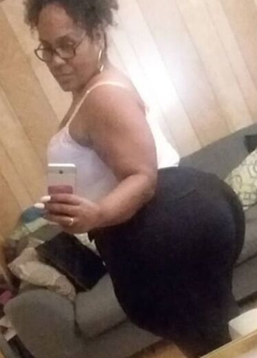 Short sexy chunky mature big booty pear mzthiq bbw
