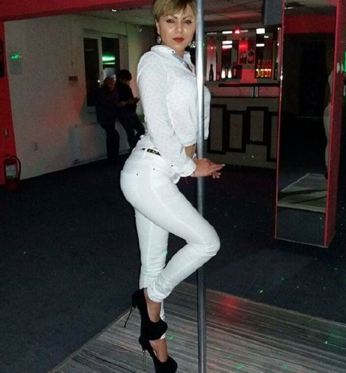 ROU ROMANIAN MILFS REAL STRIPPER, HOOKER AND MOM