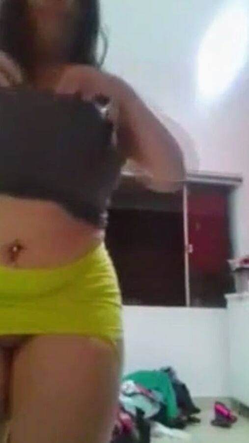 SDRUWS - BRAZILIAN CHUBBY AMATEUR SLUT ANA PAULA LIVE ON IN