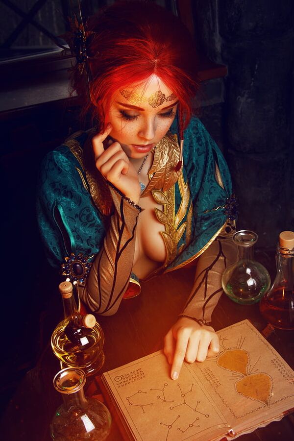 Valentine Triss Merigold Cosplay