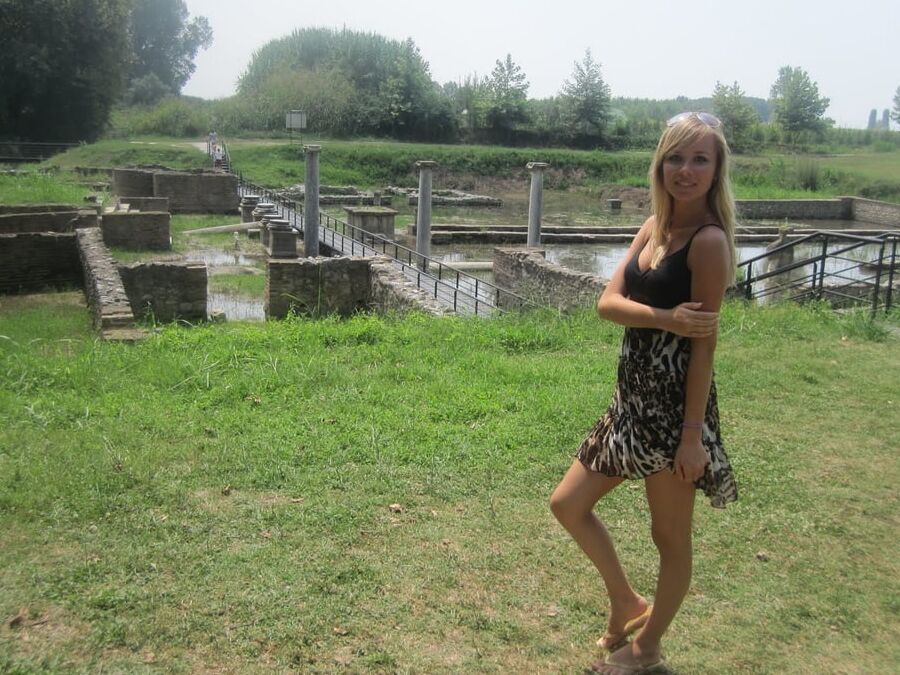 chienne blonde sexy