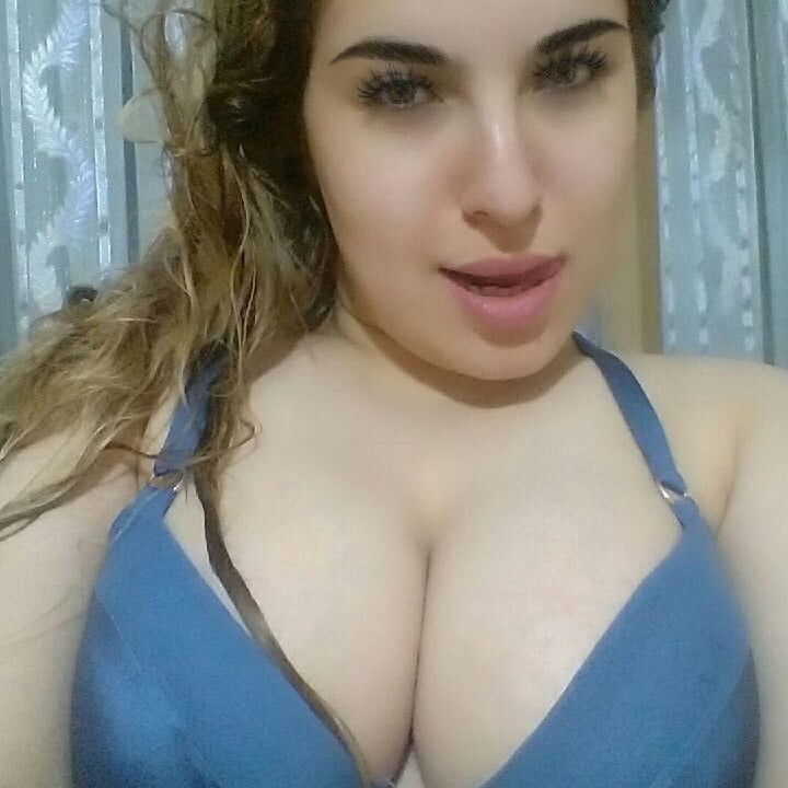 Sexy MILF with Big tits