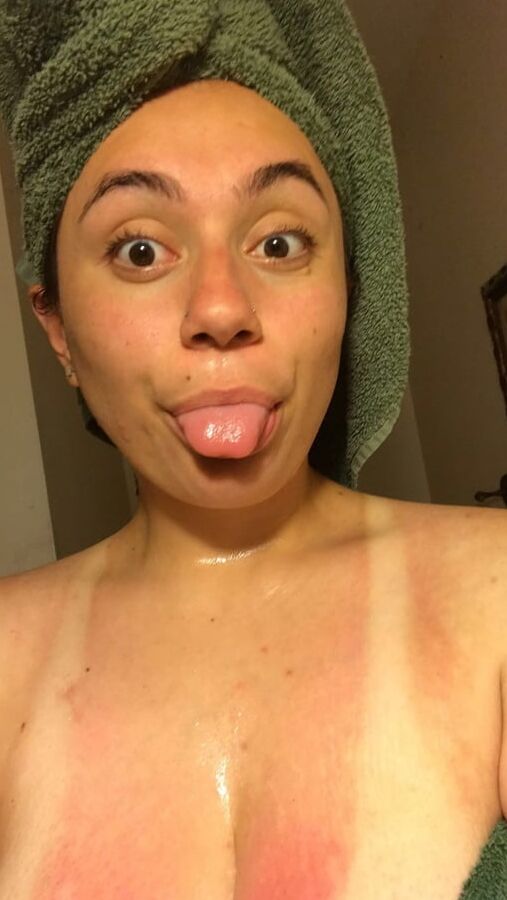 Busty CA slut Julia&;s tits
