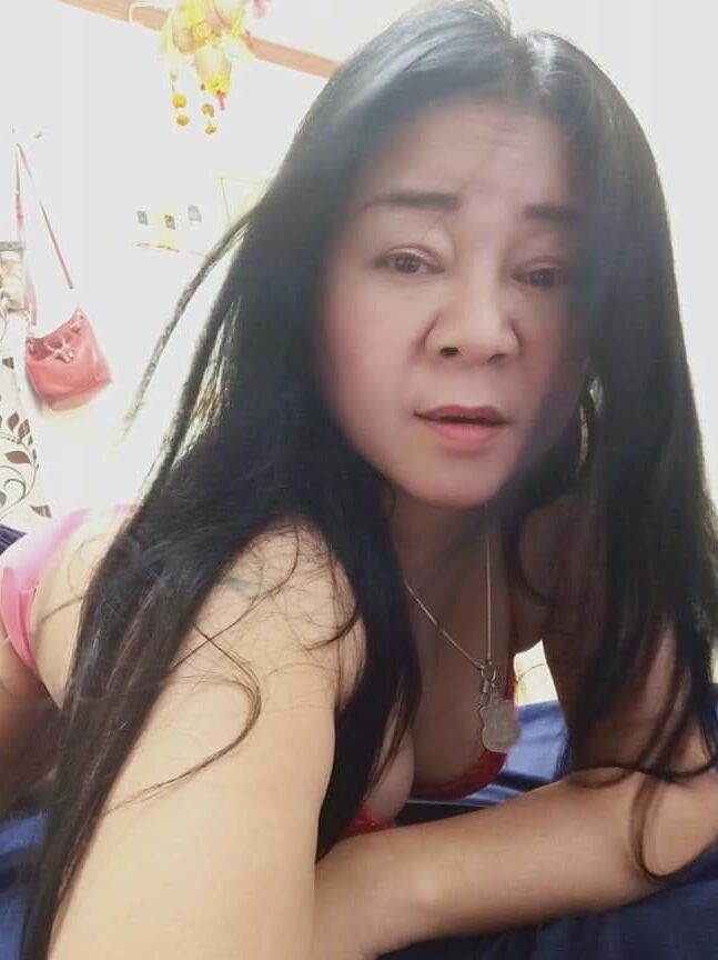 Thai girl big tits big pussy