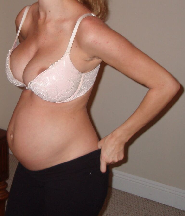 Pregnant amateur E breast