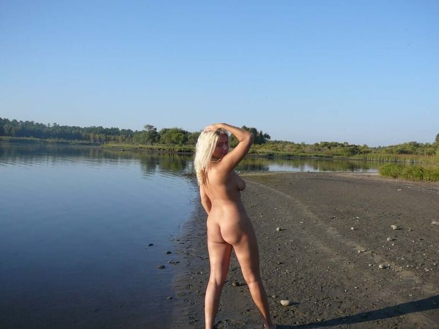 Julia Posing Outdoor Mix