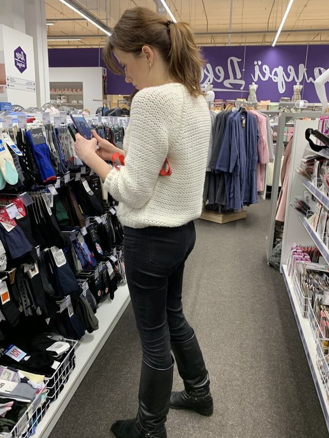 Nice ass to beauty mom