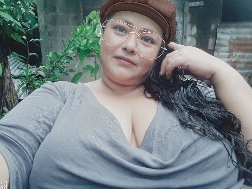 alondra saldana tetuda tetas grandes gigantes
