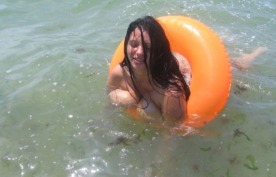 Big Tits Under Water