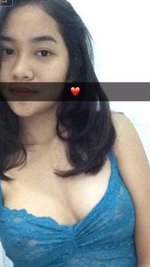 Hot Indonesian Girl (Sonia Secioria)