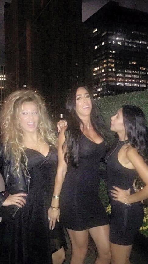 HOT New York Real Estate Agent And Other Girls