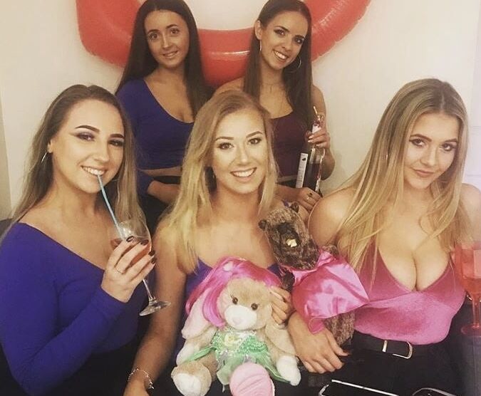 Hot British Babe: Lauren