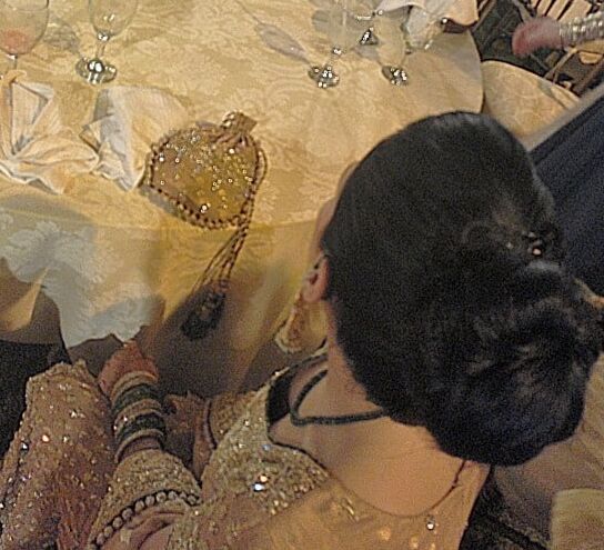 Desi Indian Paki Cleavage Part