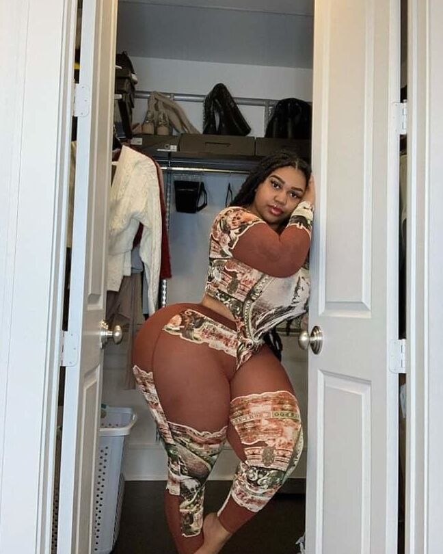 curvy and thickk