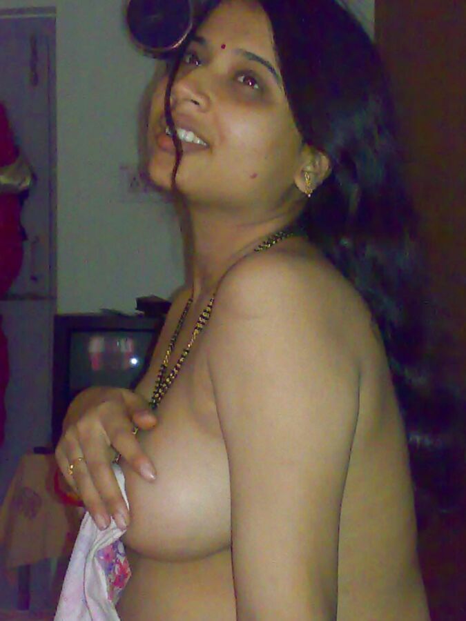 Hot Aunty
