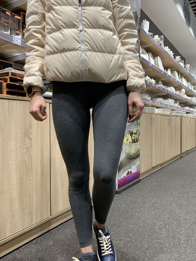 Two girls in leggings cameltoe
