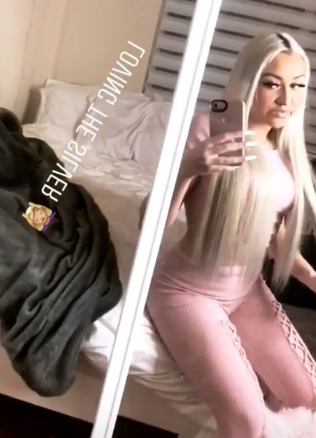 HOT Ashbeauds And Friend