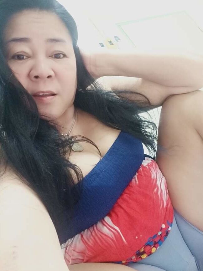 Thai girl big tits big pussy