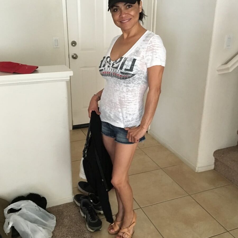 Hot big tits brunette milf
