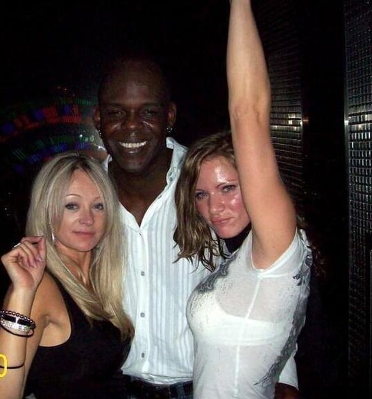 White Wives Don&;t Need Tinder