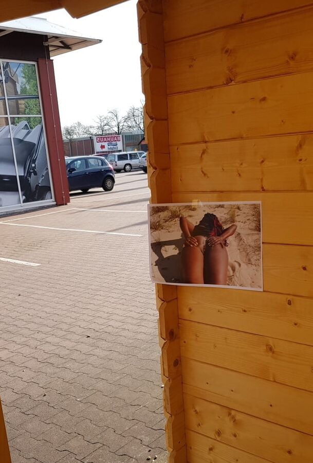 BONNESFESSAFRICAINES exposed in public