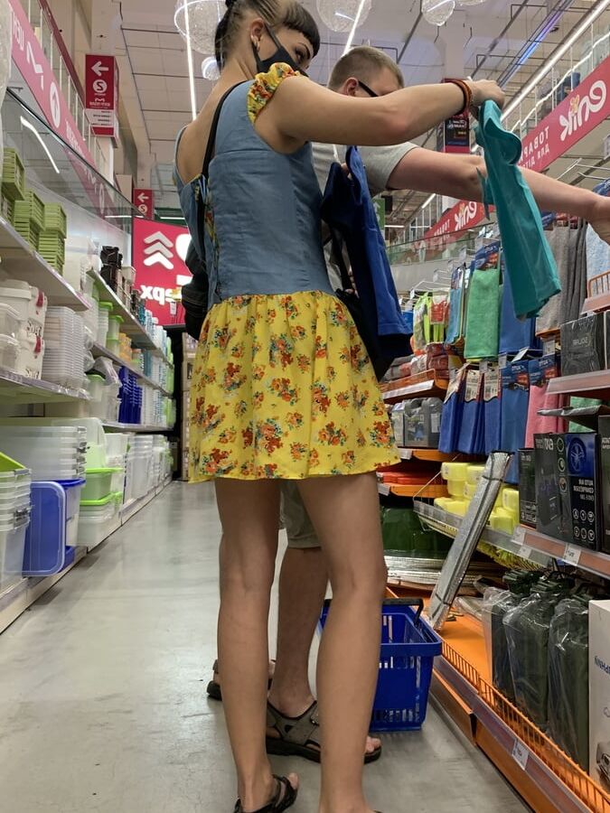 Upskirt mommy
