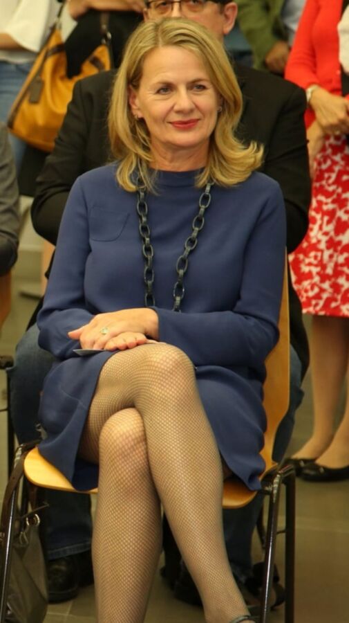 Old Pantyhosed Business Cunt Needs Cock