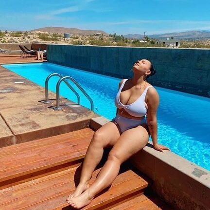 Enjoyable Pool Scenes
