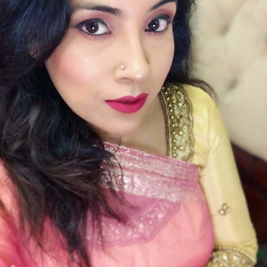 HOT AUNTY .