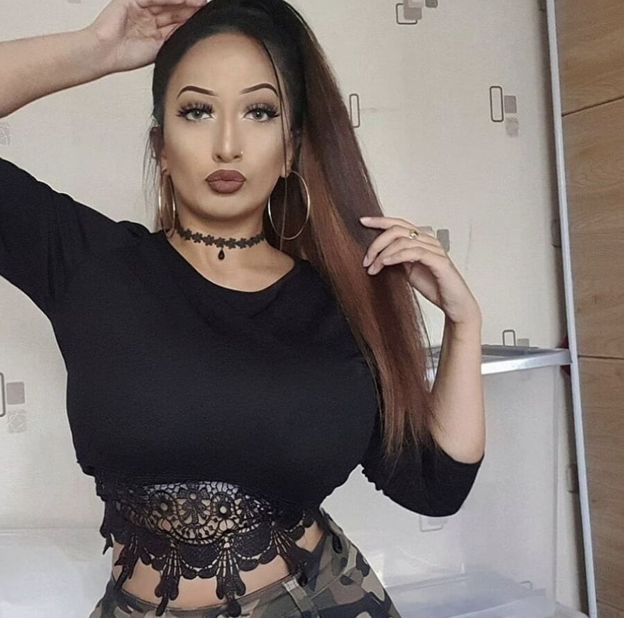 Aqsa Ghafoor busty slut uk